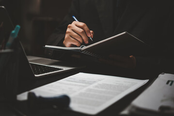 乒乓球拍为什么有腥味